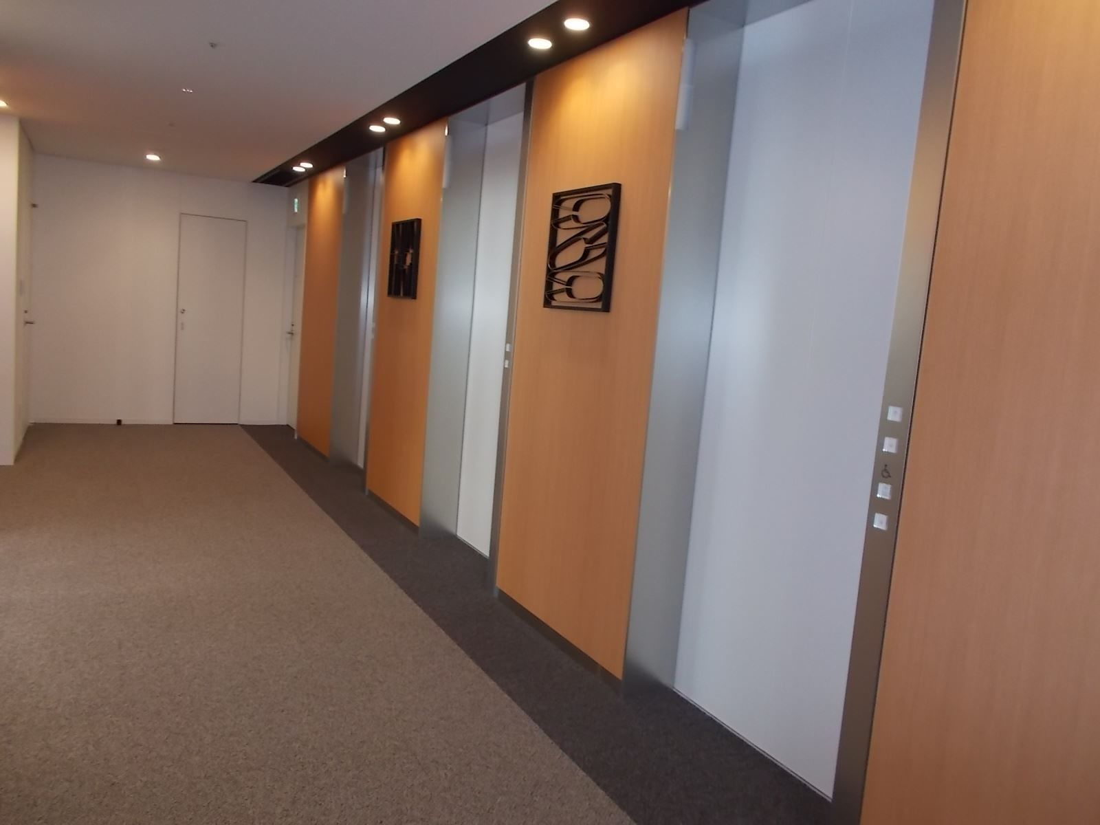 エレベーターホール