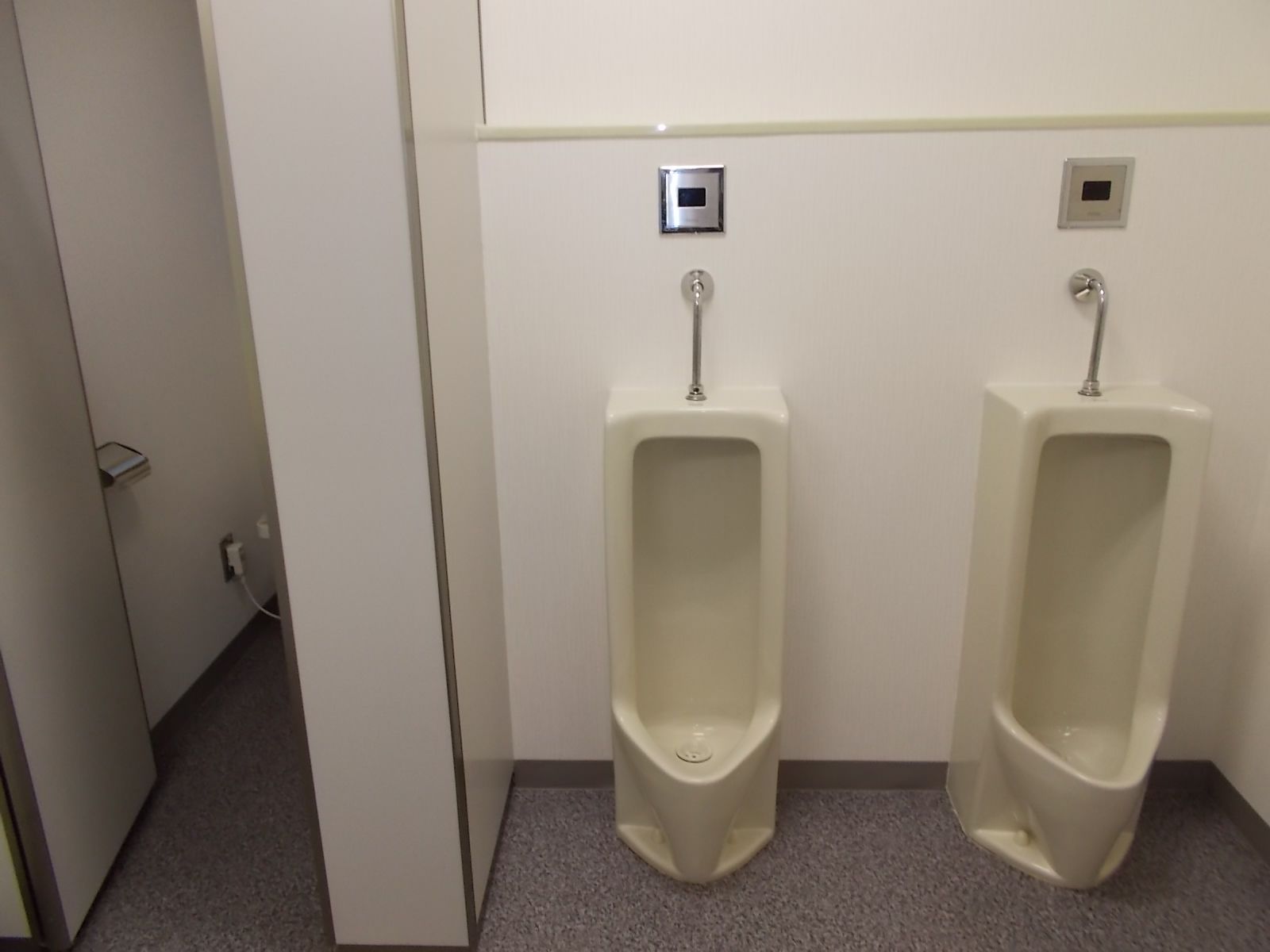 男性用トイレ