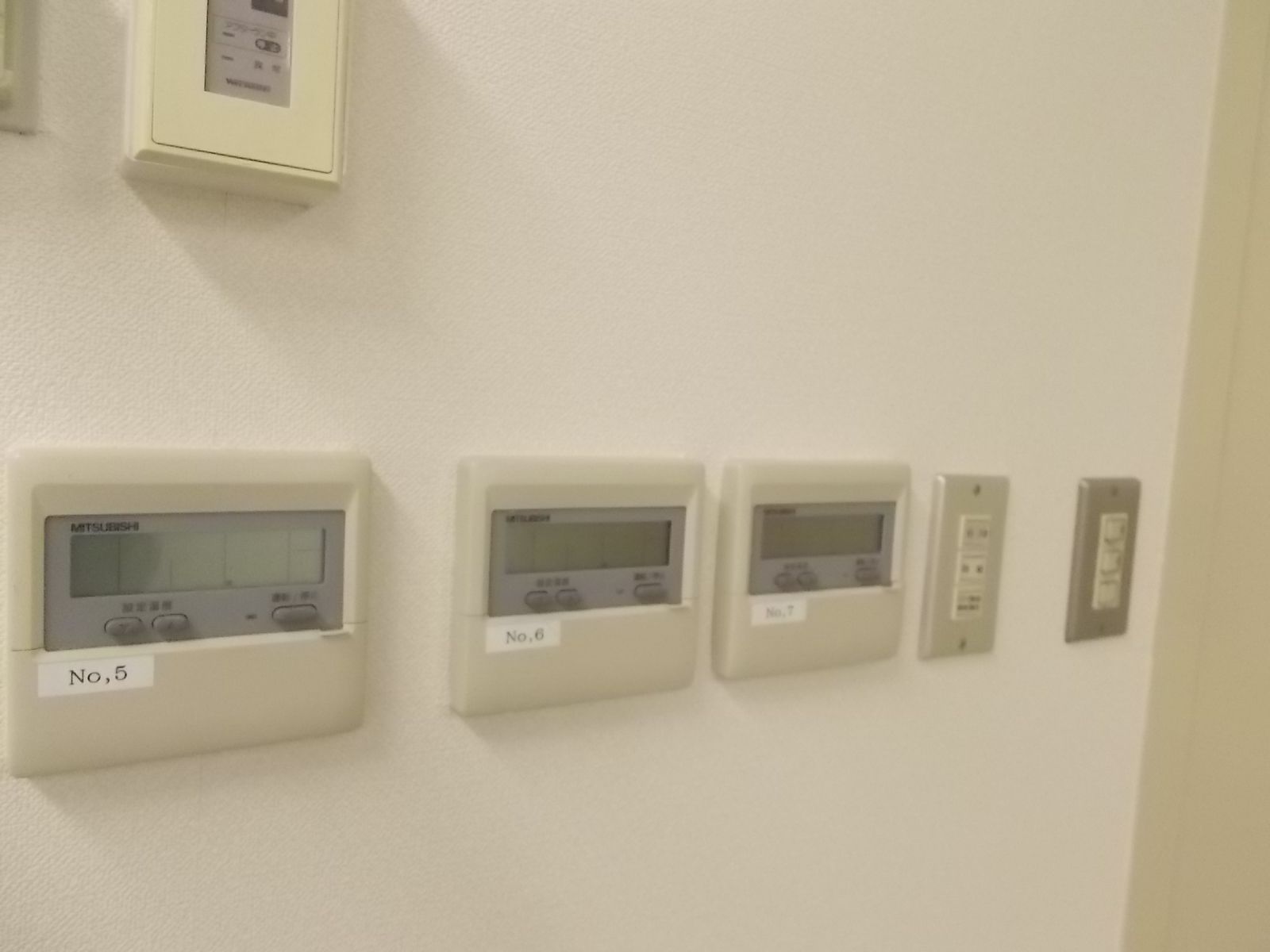 スイッチ類