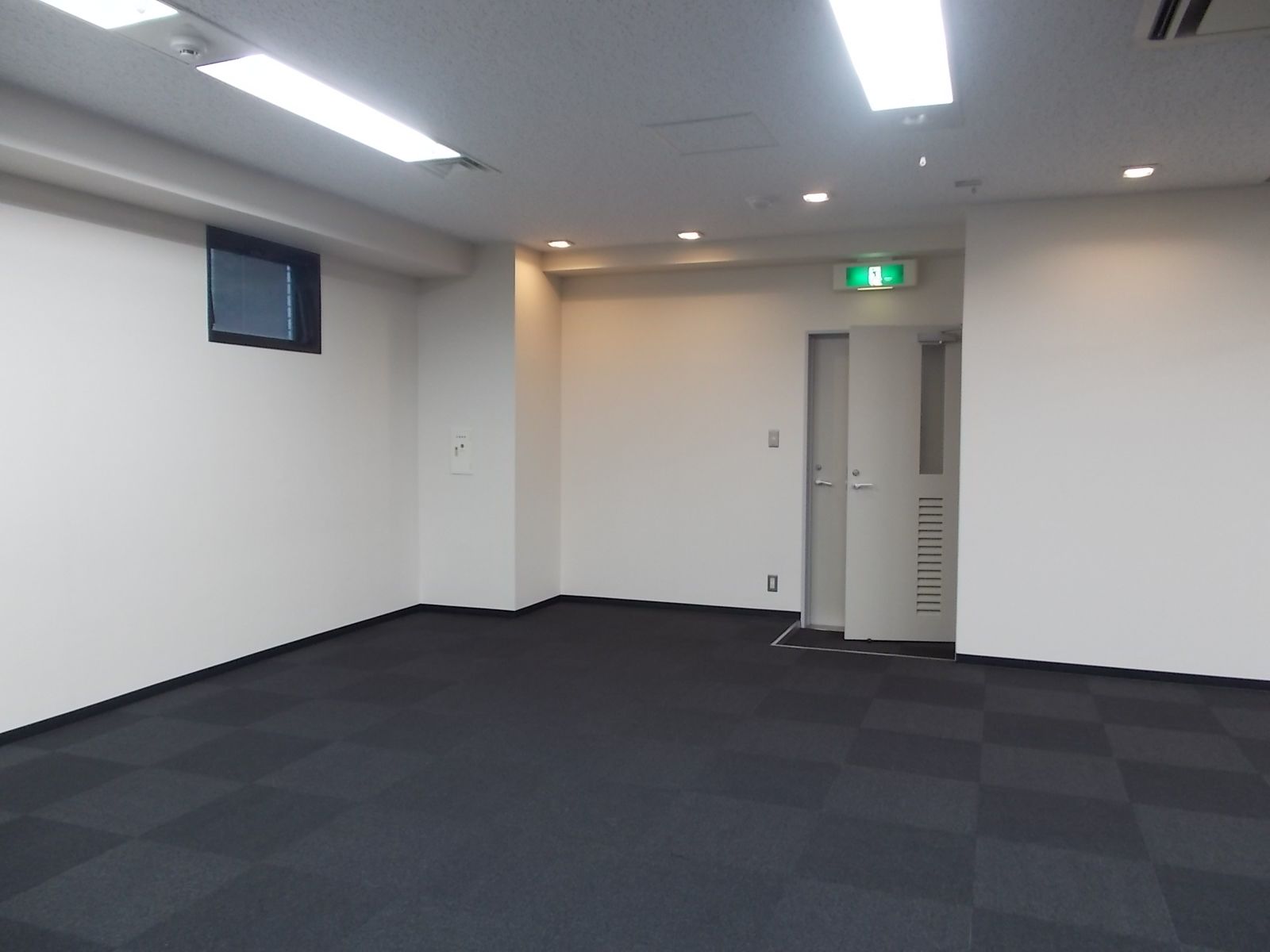 別角度の様子