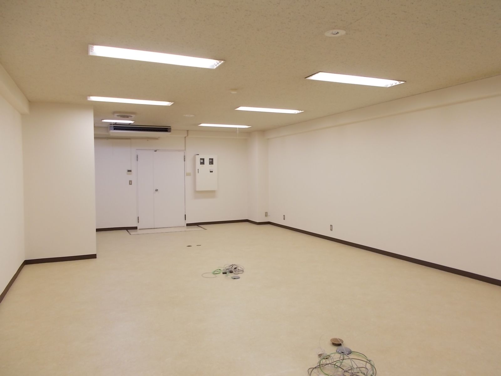 オフィス室内参考画像