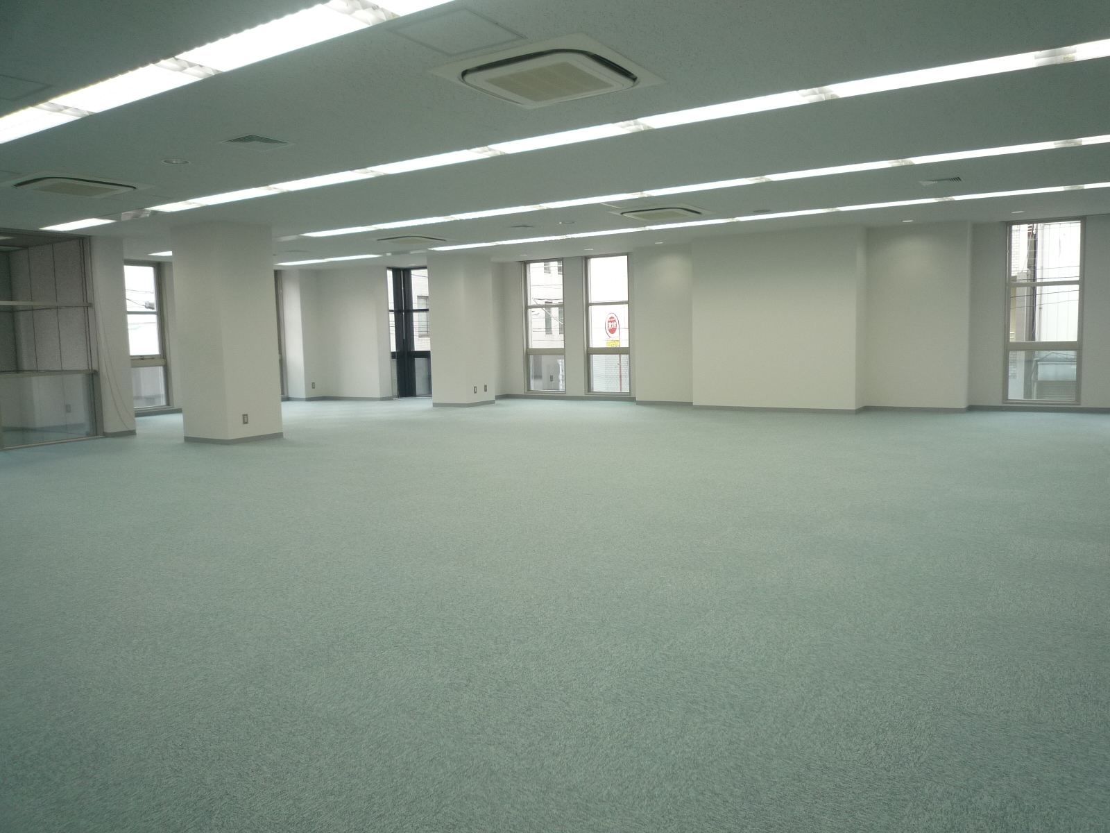 オフィス室内参考画像