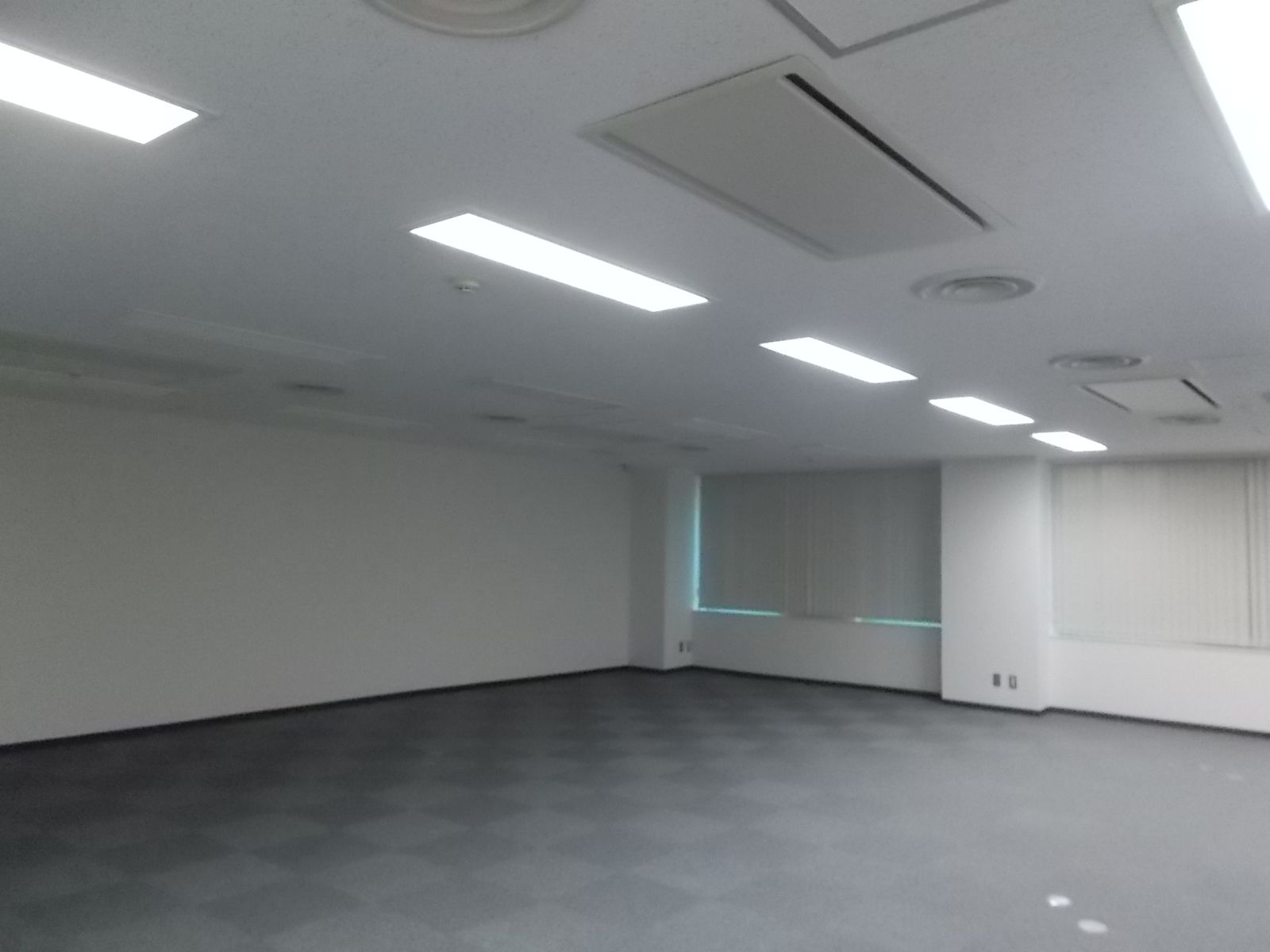オフィス室内参考画像