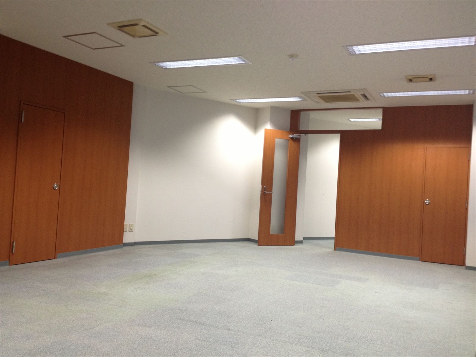 オフィス室内参考画像