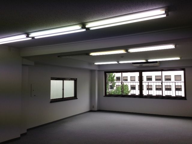 窓から差し込む光