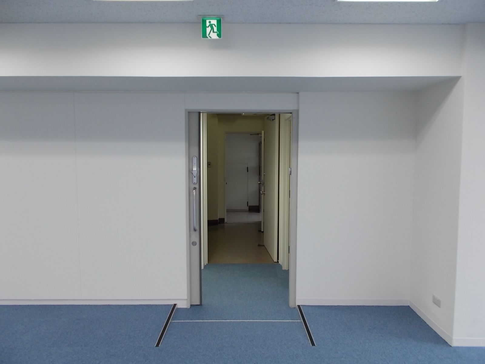 貸室出入口