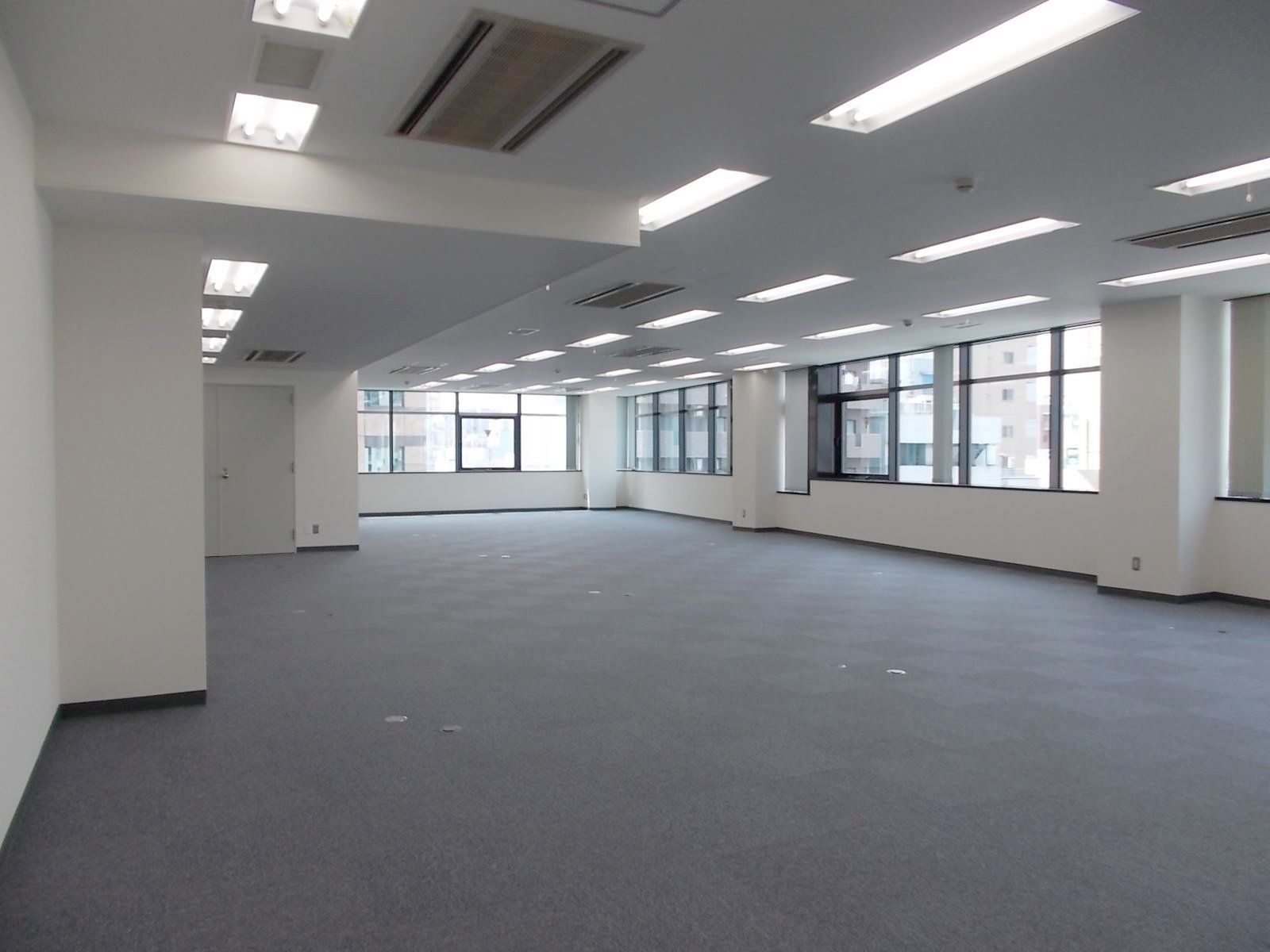 オフィス室内参考画像