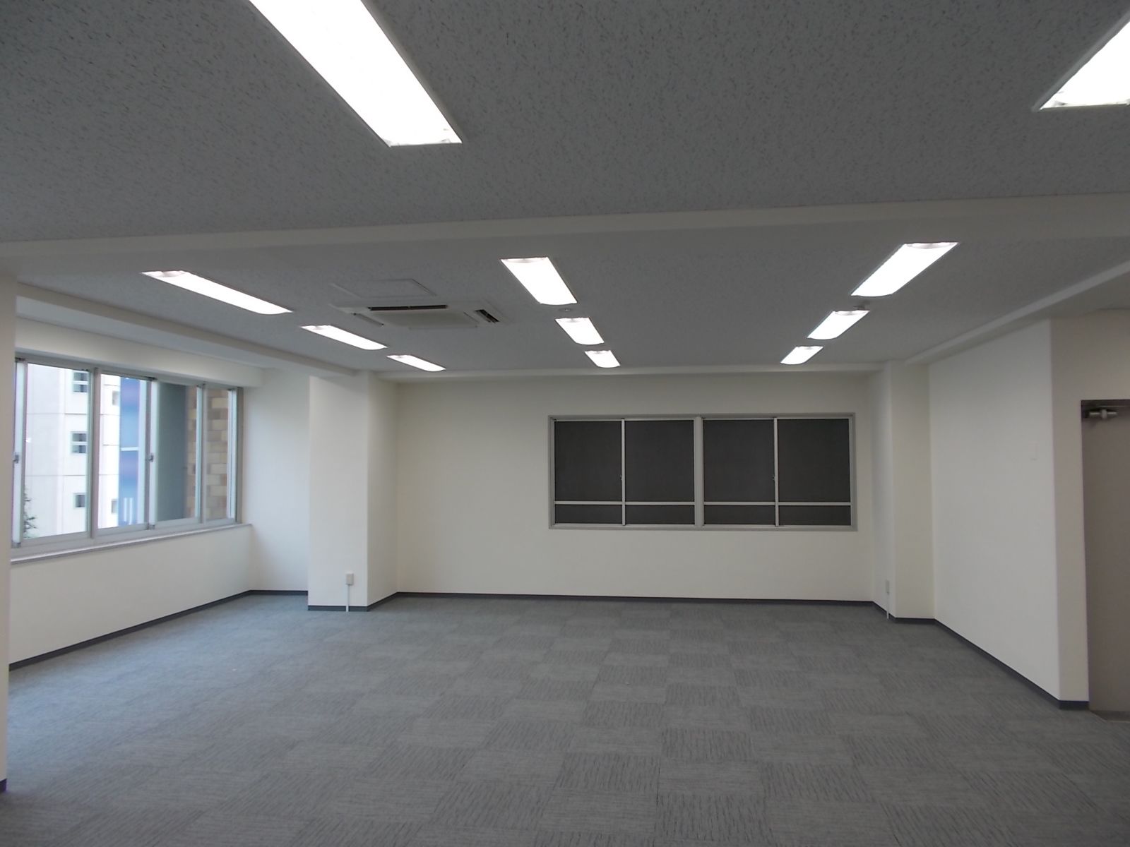 貸室奥側の様子