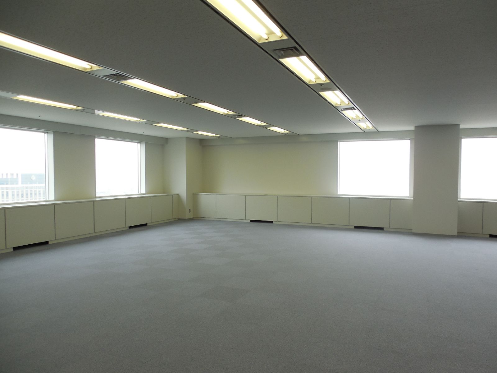 オフィス室内参考画像