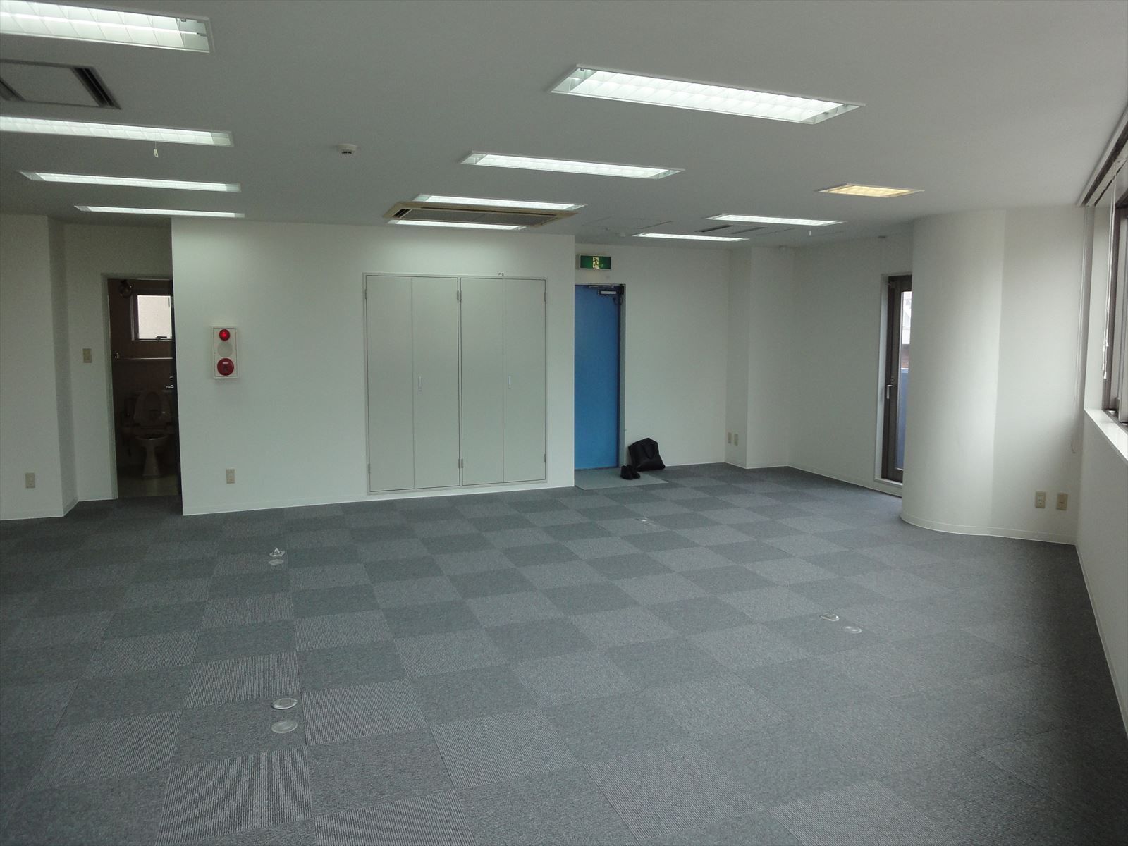 オフィス室内参考画像