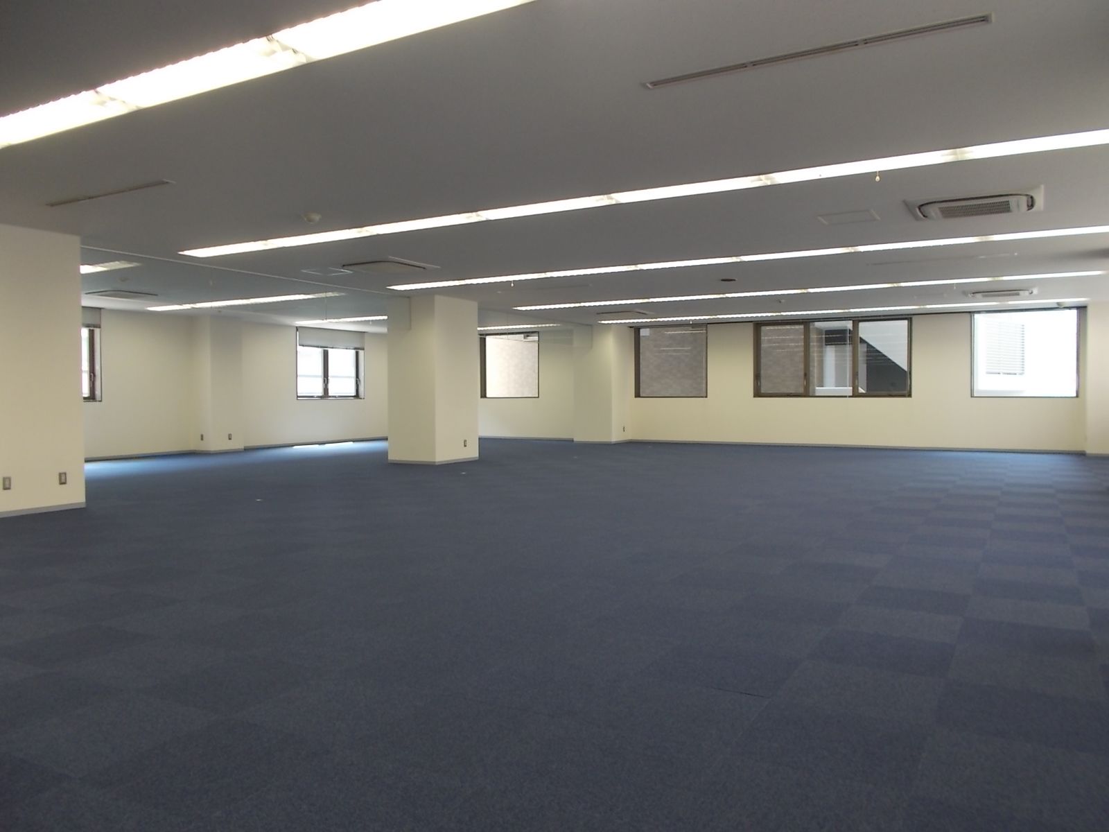 オフィス室内参考画像