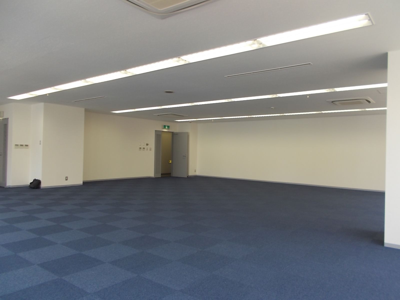別角度の様子