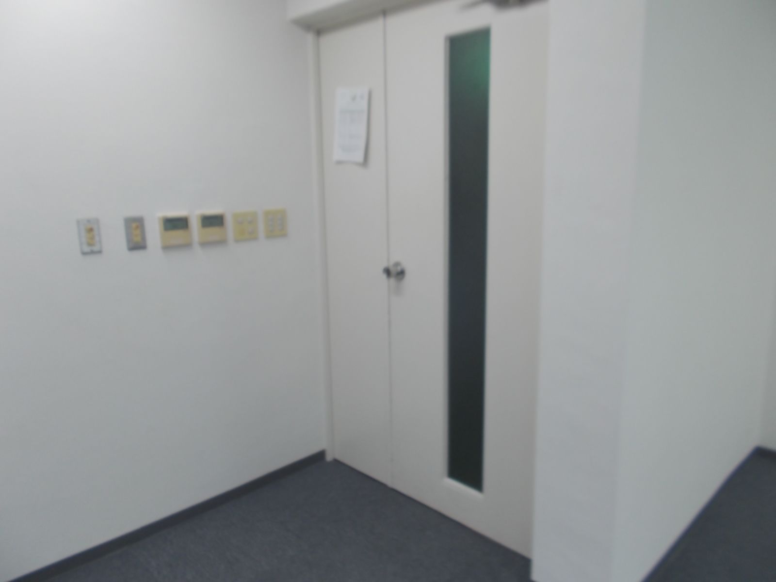 貸室出入り口