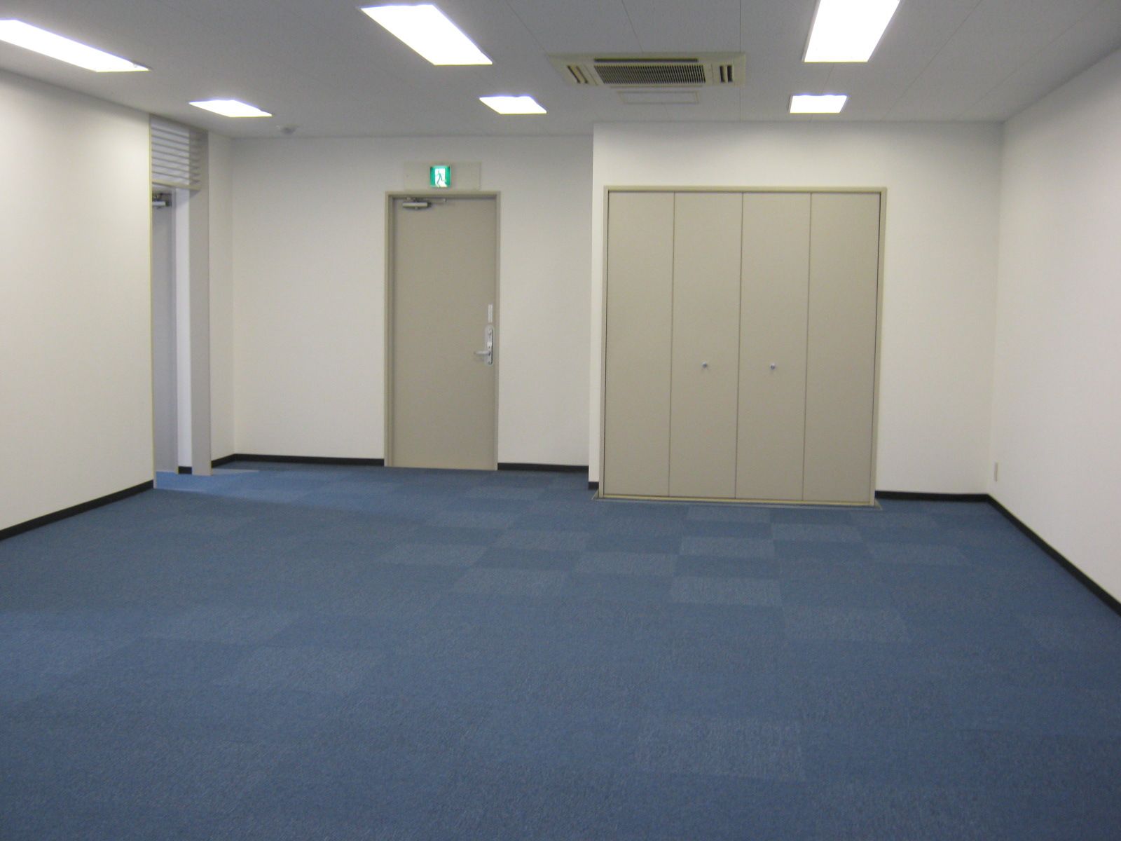 貸室奥から見た様子