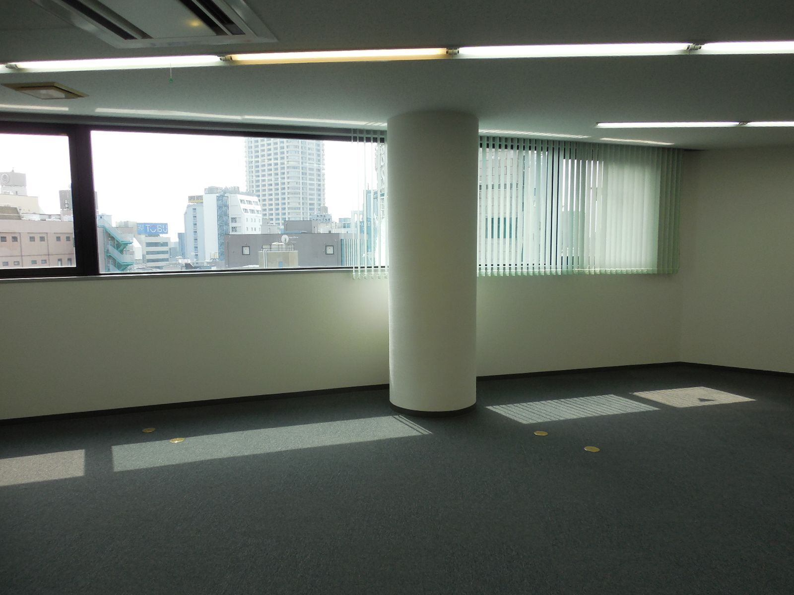 オフィス室内参考画像