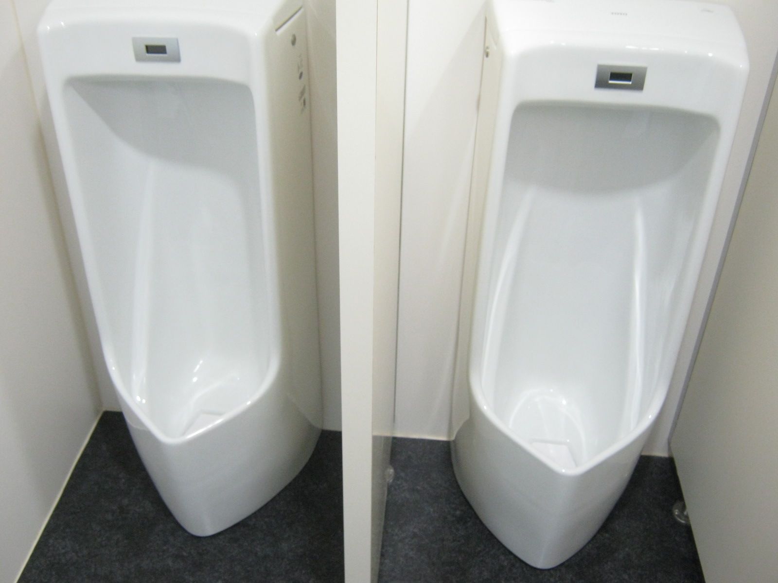 男性用トイレ
