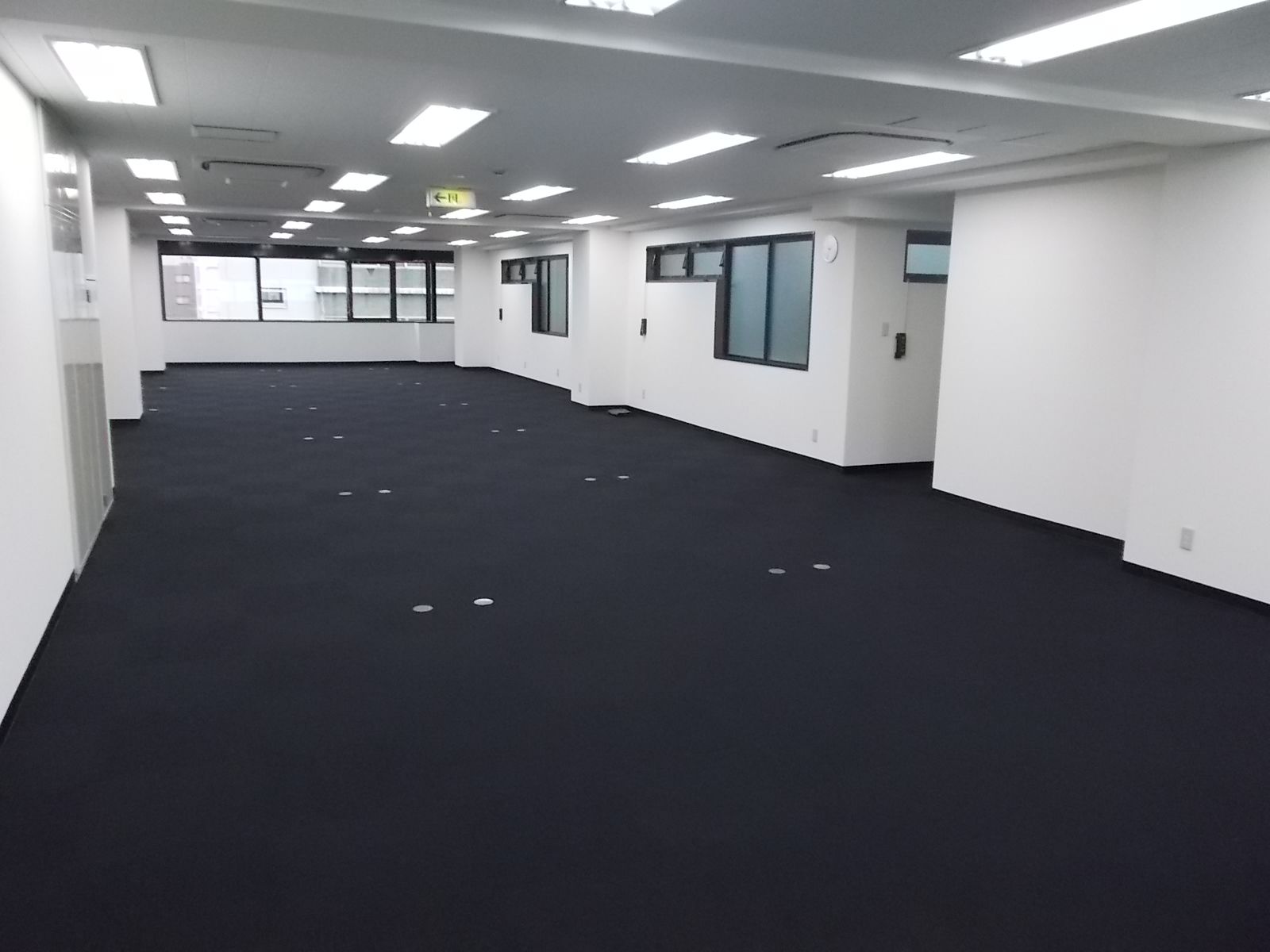 オフィス室内参考画像