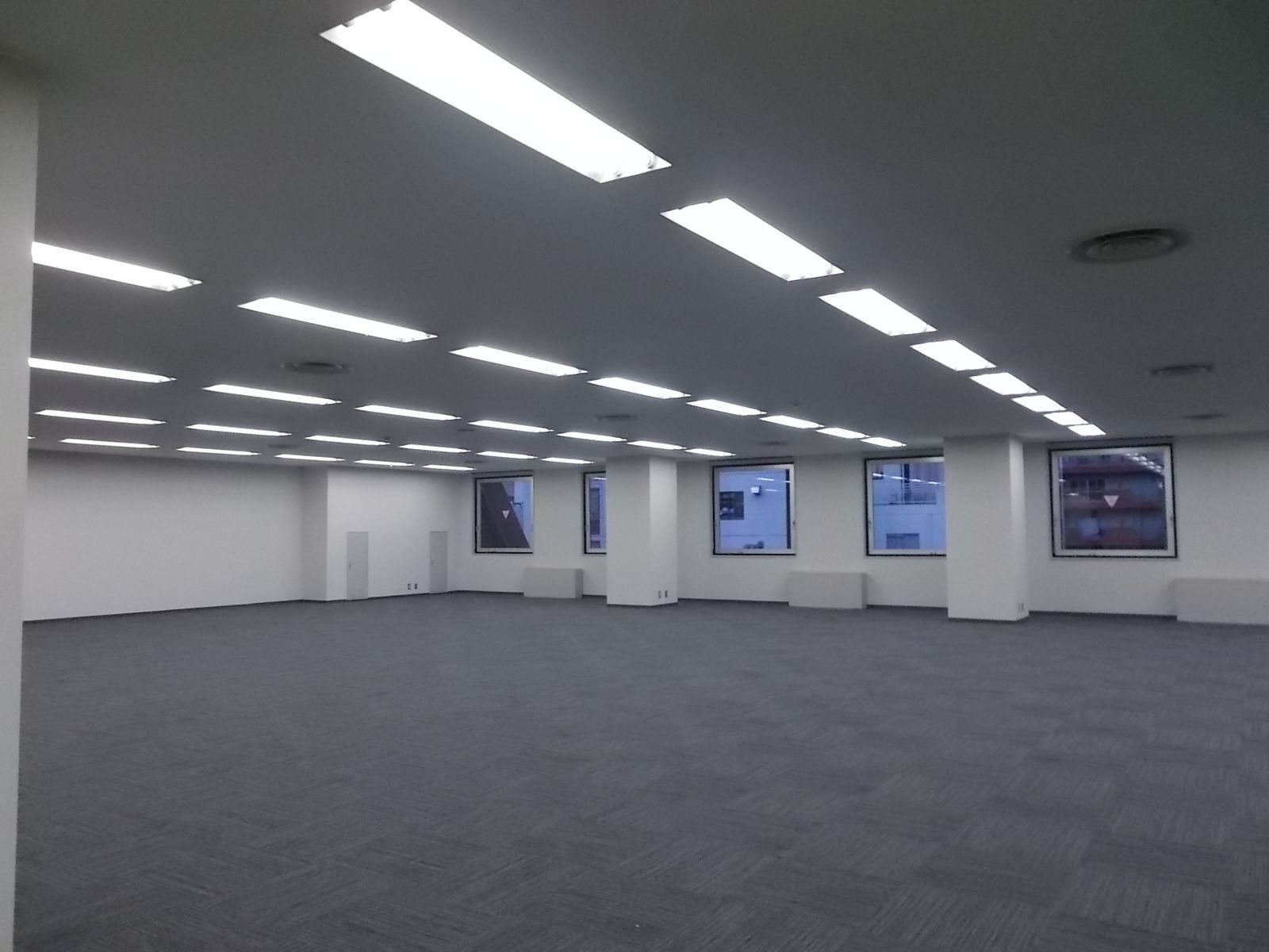 オフィス室内参考画像