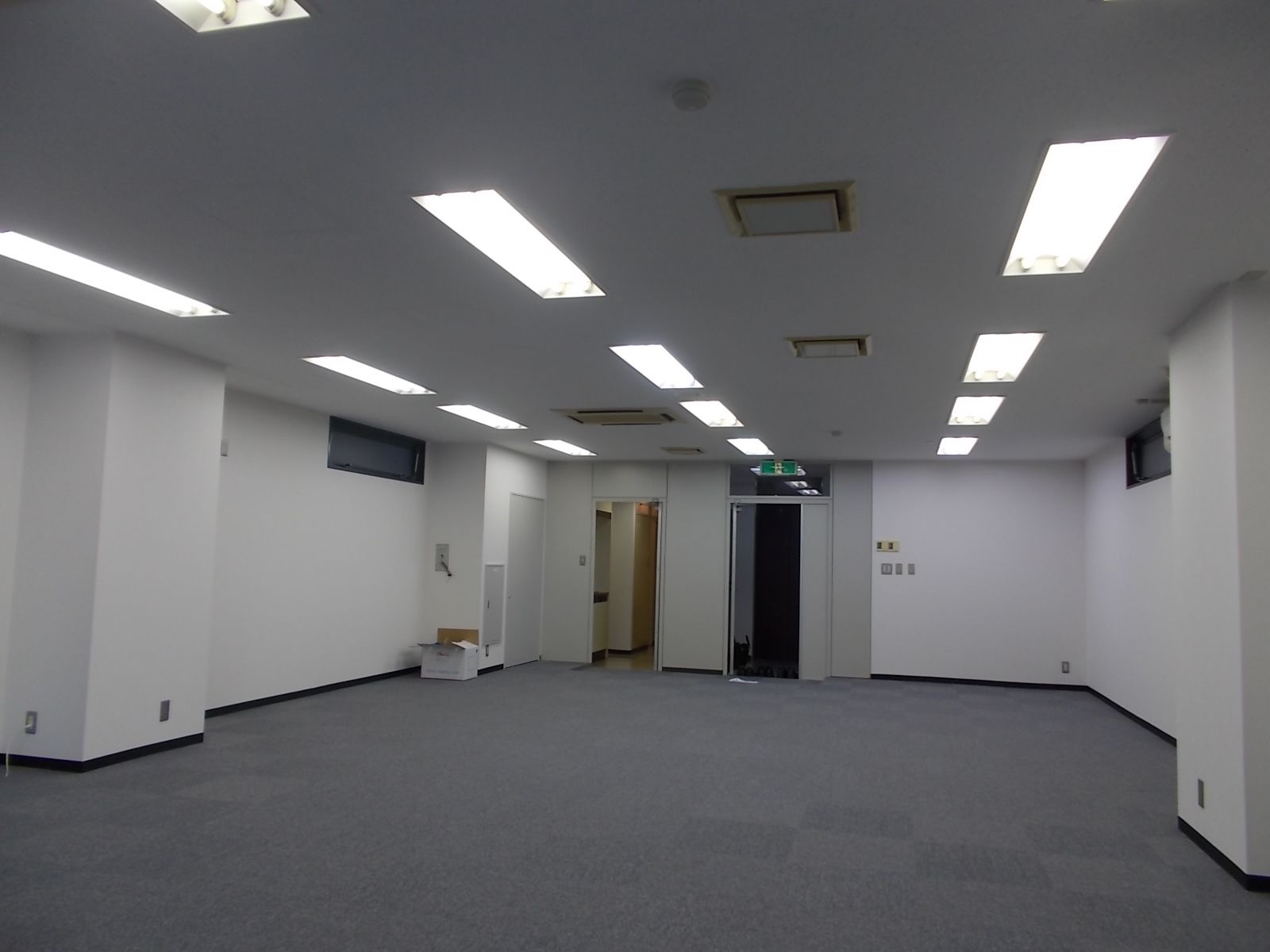 オフィス室内参考画像