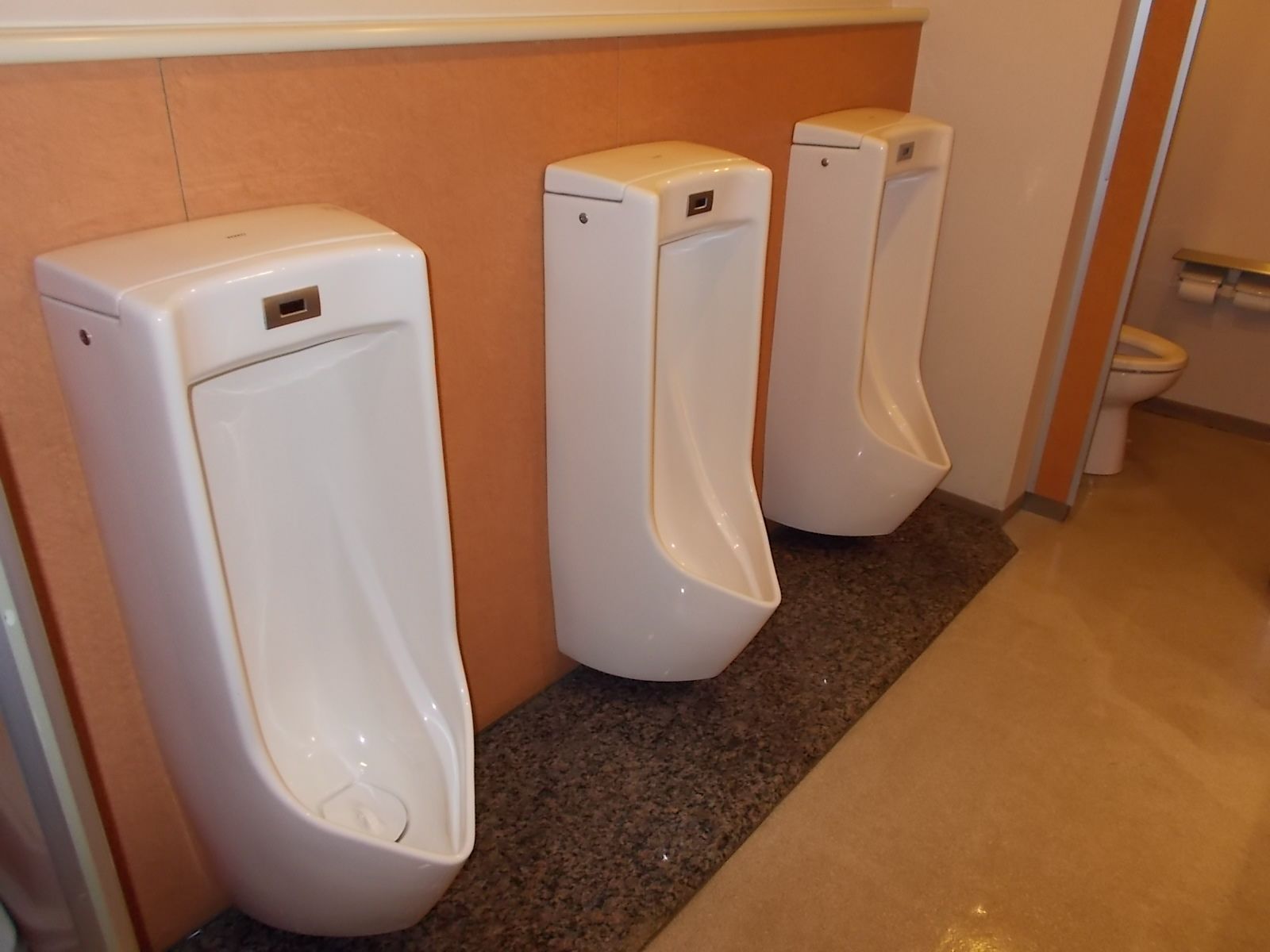 男性用トイレ