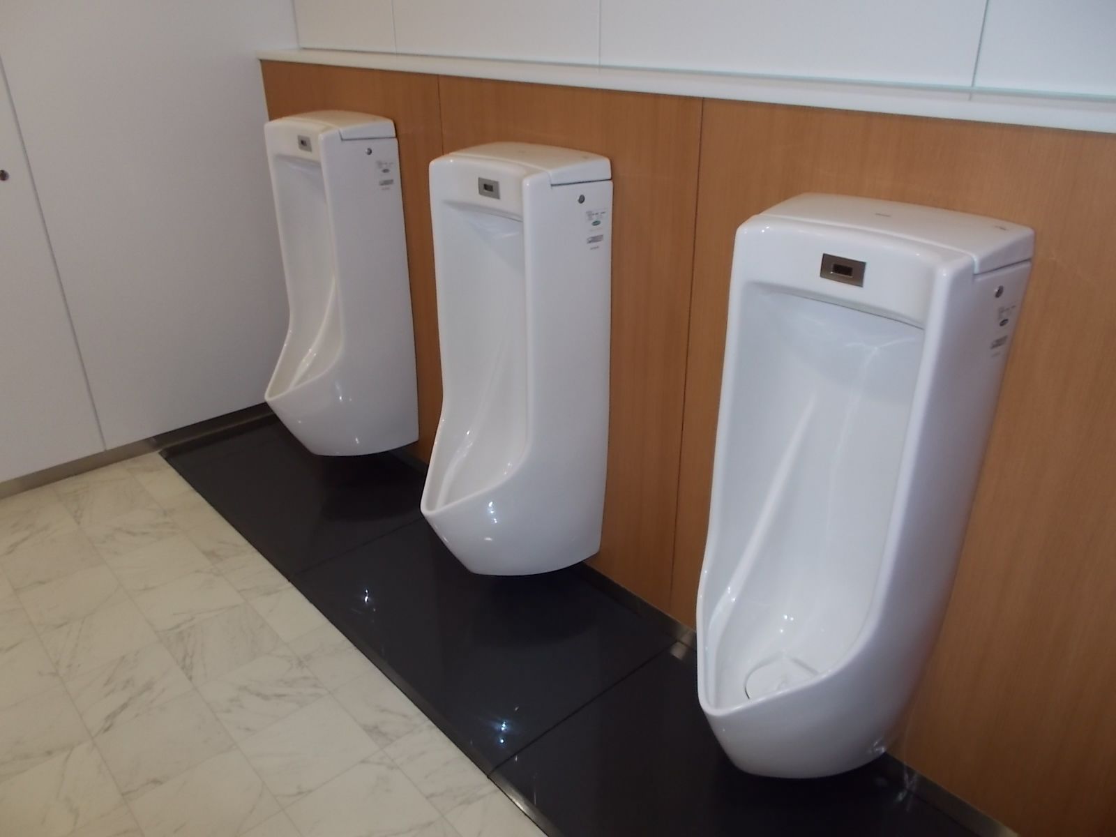 男性用トイレ