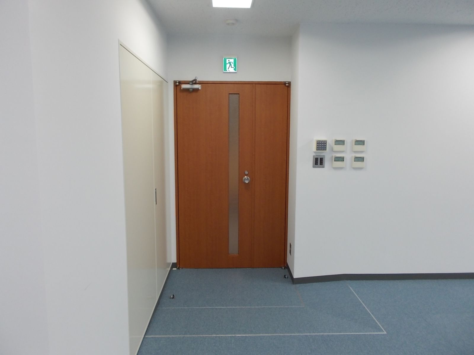 貸室出入口
