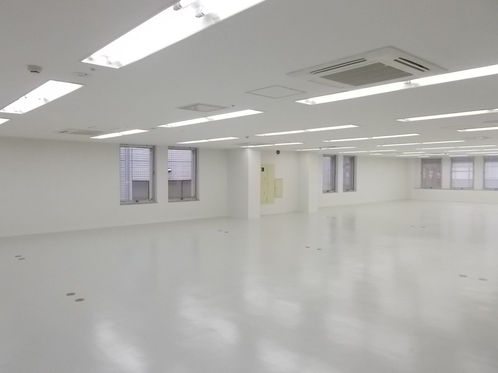オフィス室内参考画像