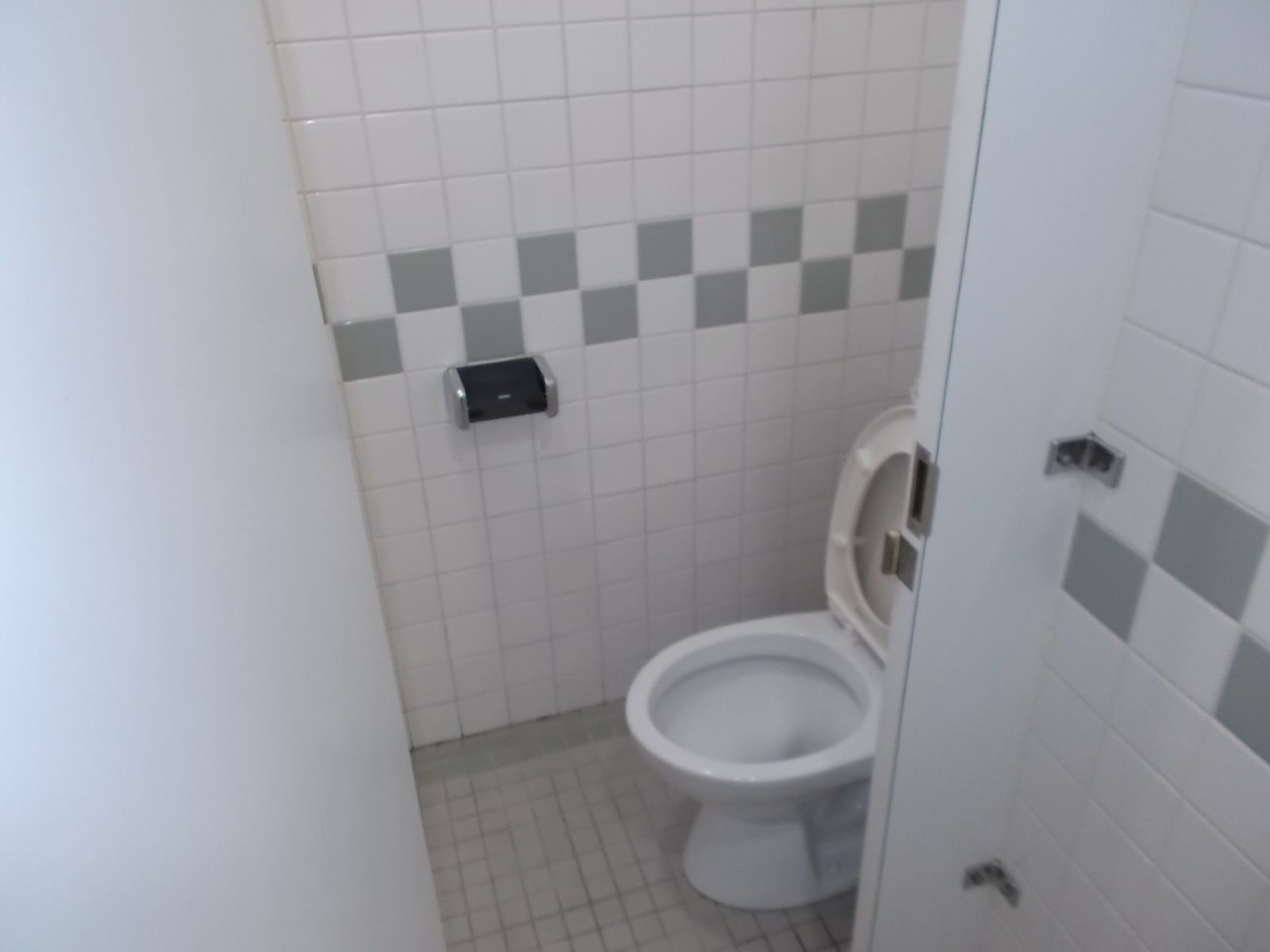 男性用個室トイレ
