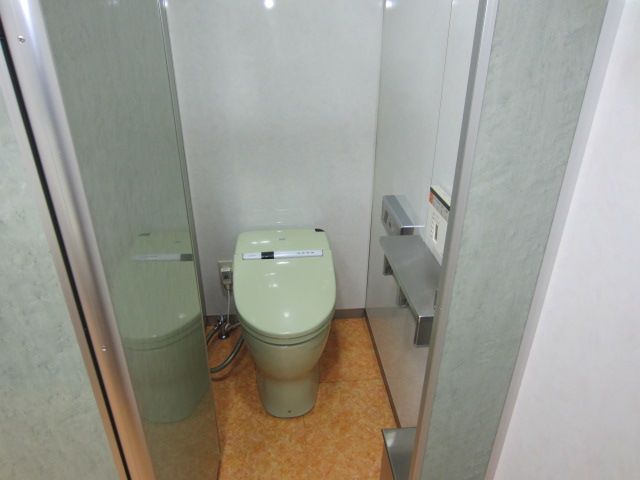 男女別トイレ個室
