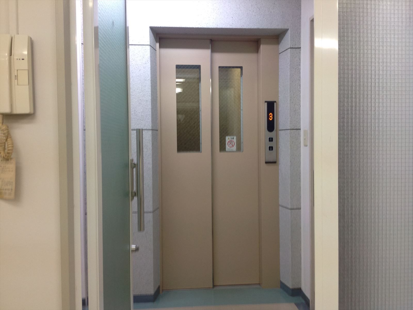 エレベーターホール