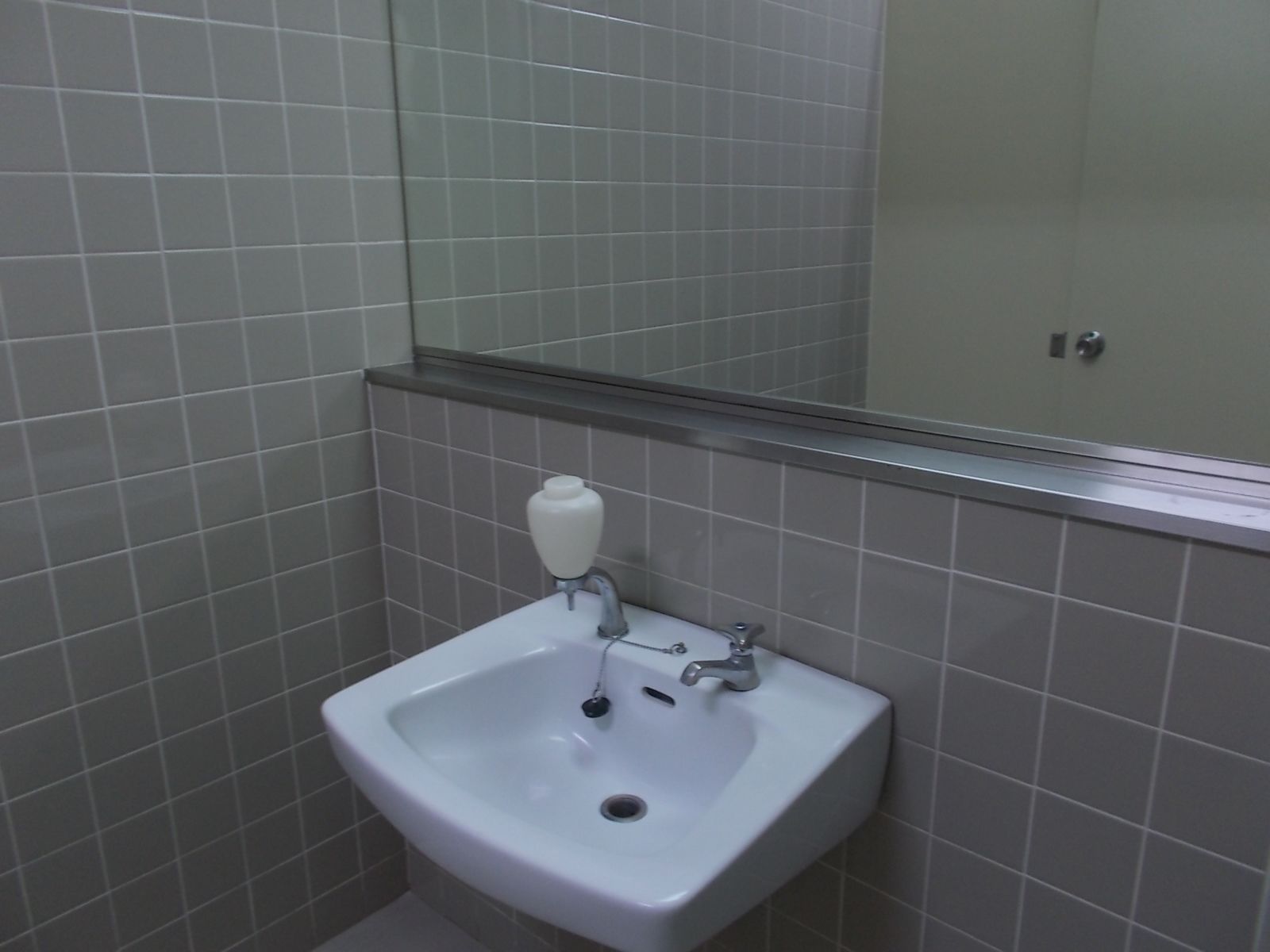 トイレ内洗面台