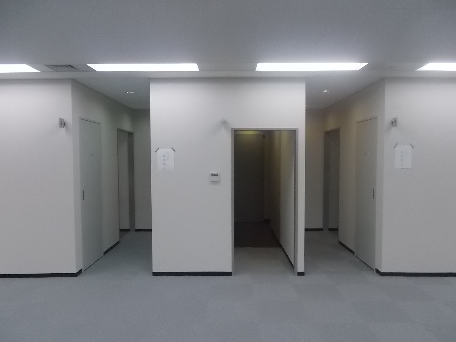 トイレ・給湯室入口
