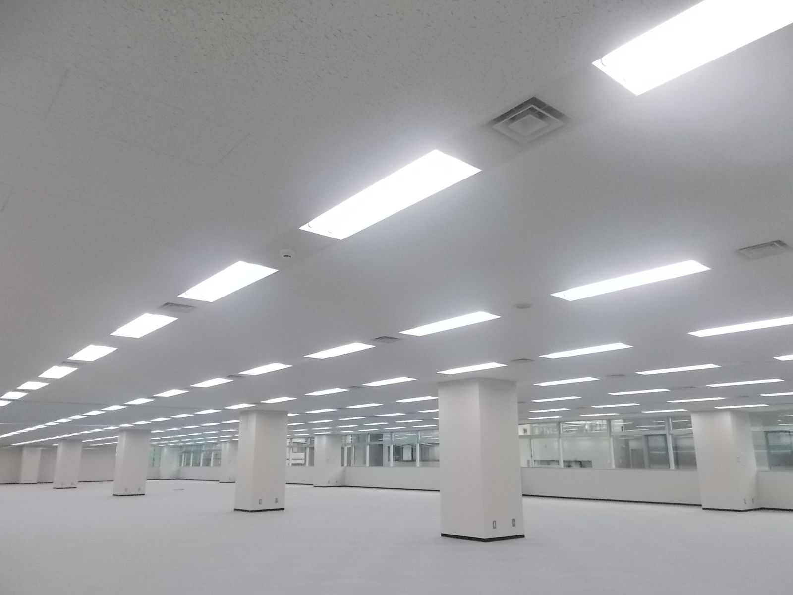 照明の明るさは十分