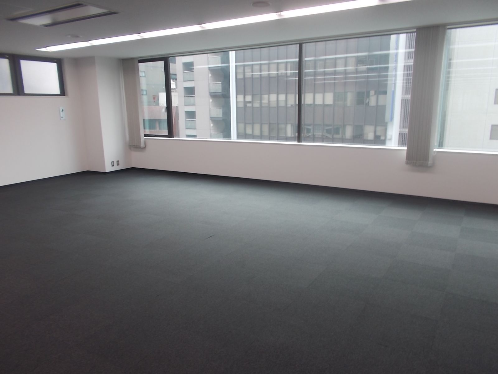 窓からの採光は十分