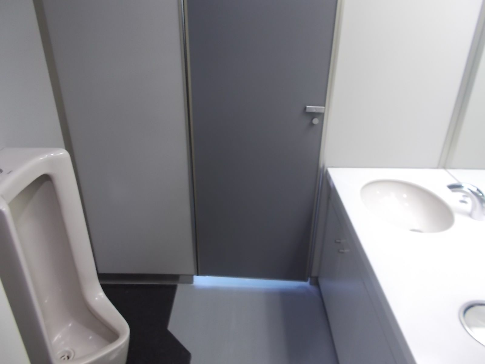 男性用トイレ