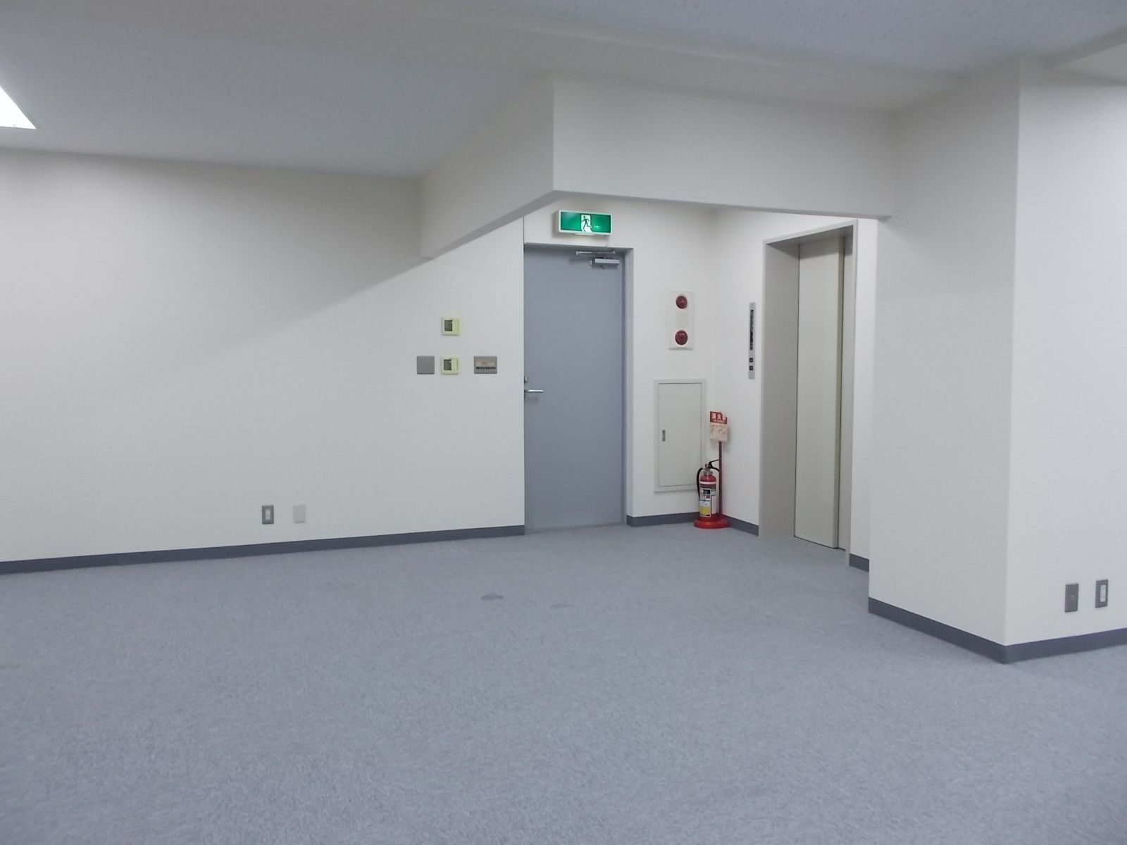 貸室出入口