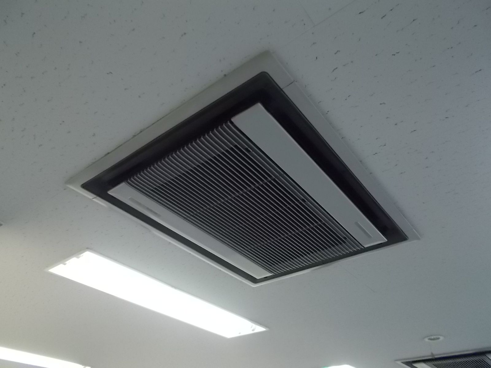 個別空調