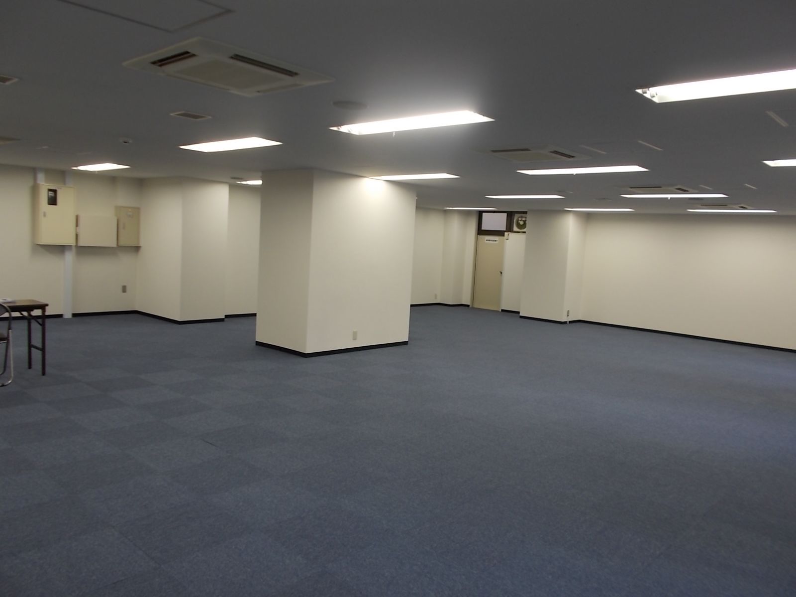 内装・照明ともに落ち着いた雰囲気