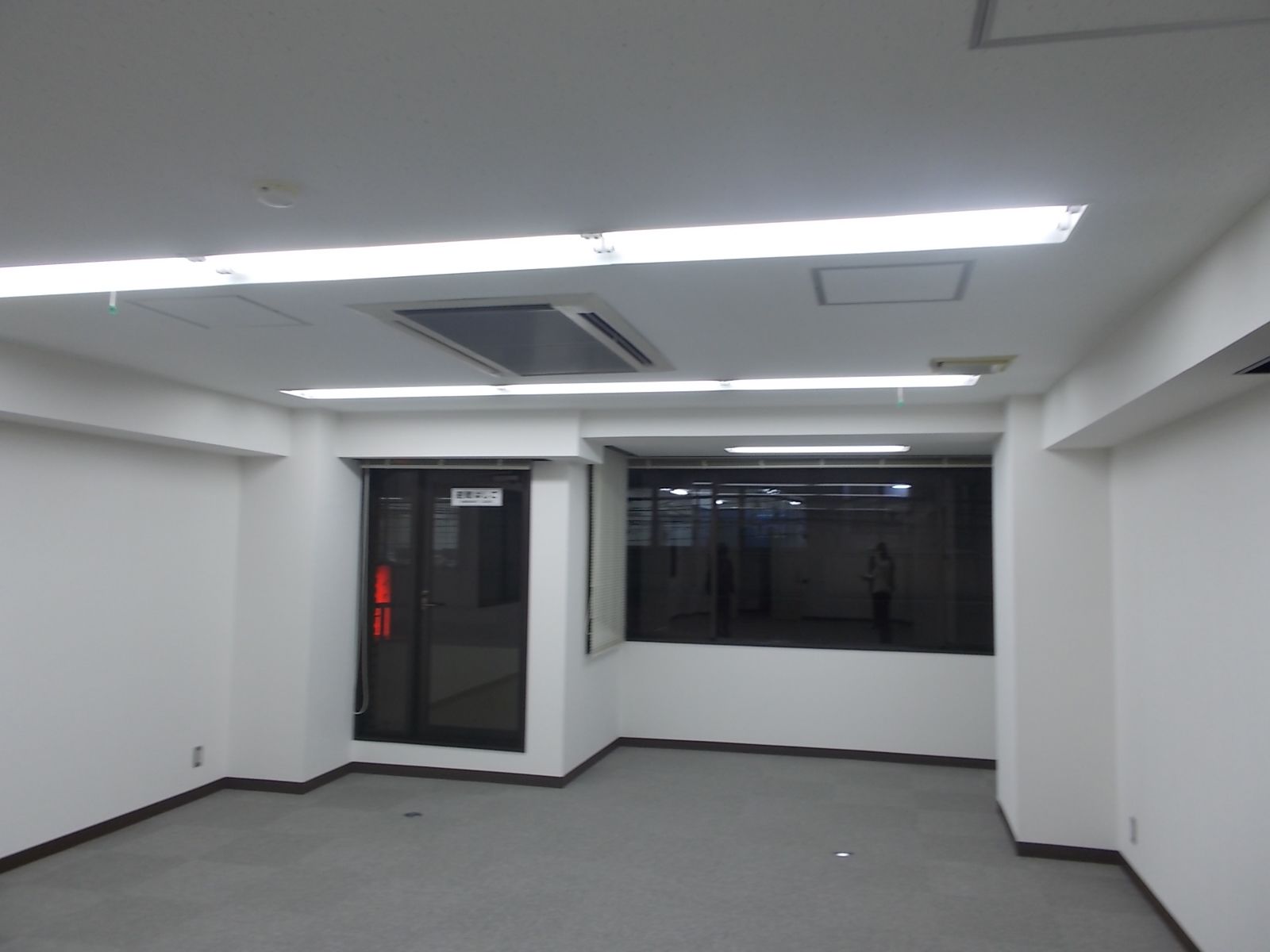 オフィス室内参考画像