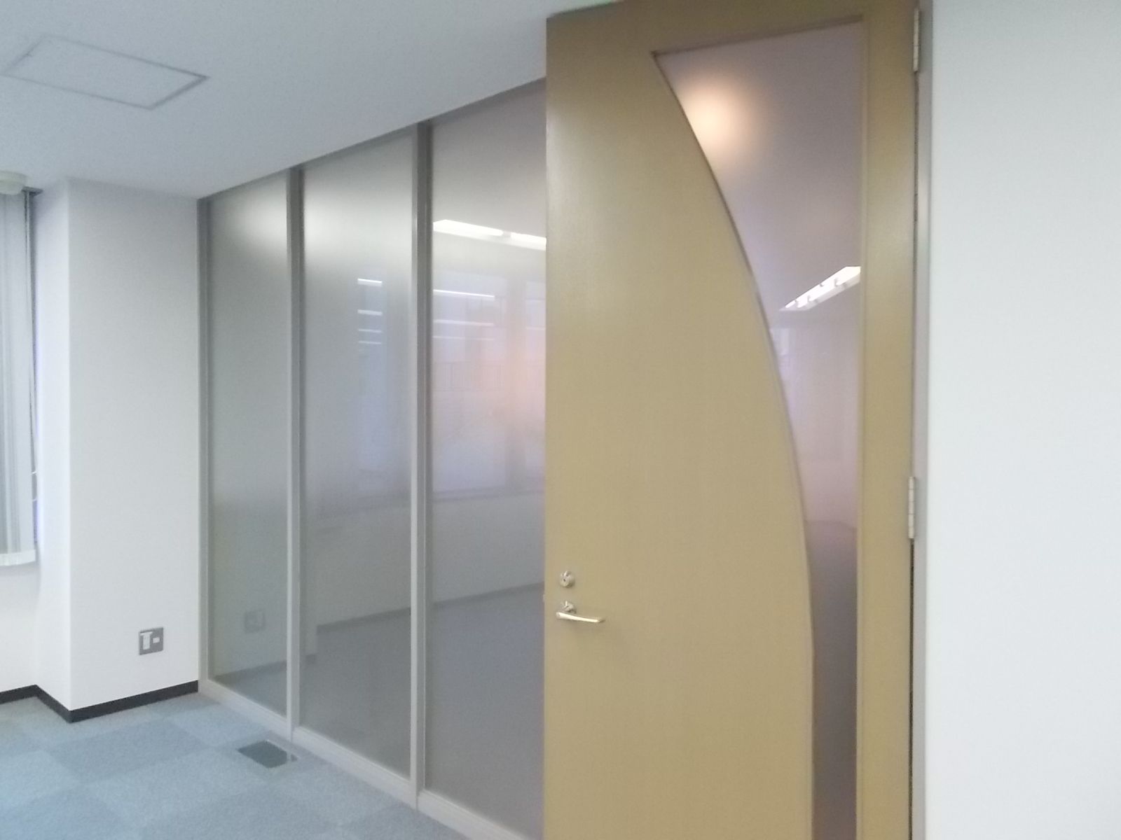 スタイリッシュな建具
