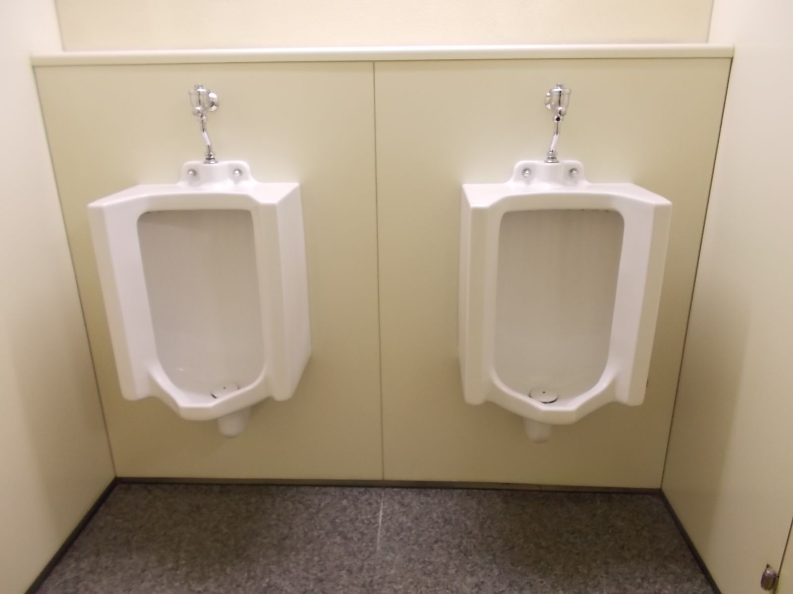 男性用トイレ