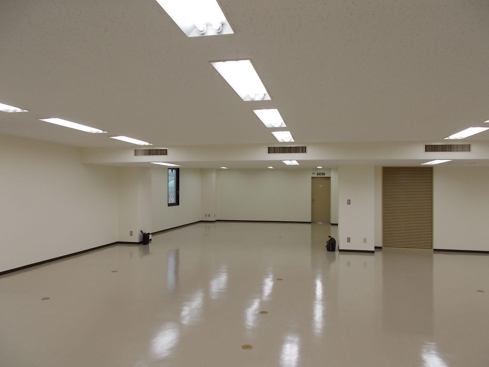 オフィス室内参考画像