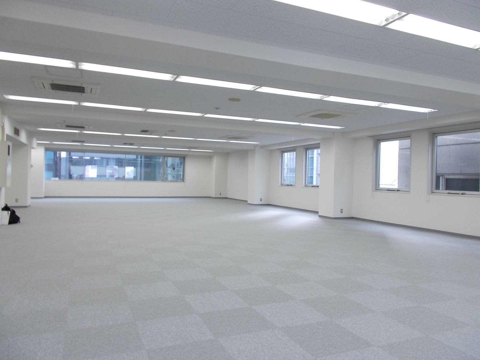 オフィス室内参考画像