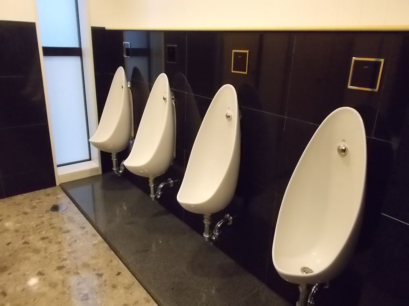 男性用トイレ