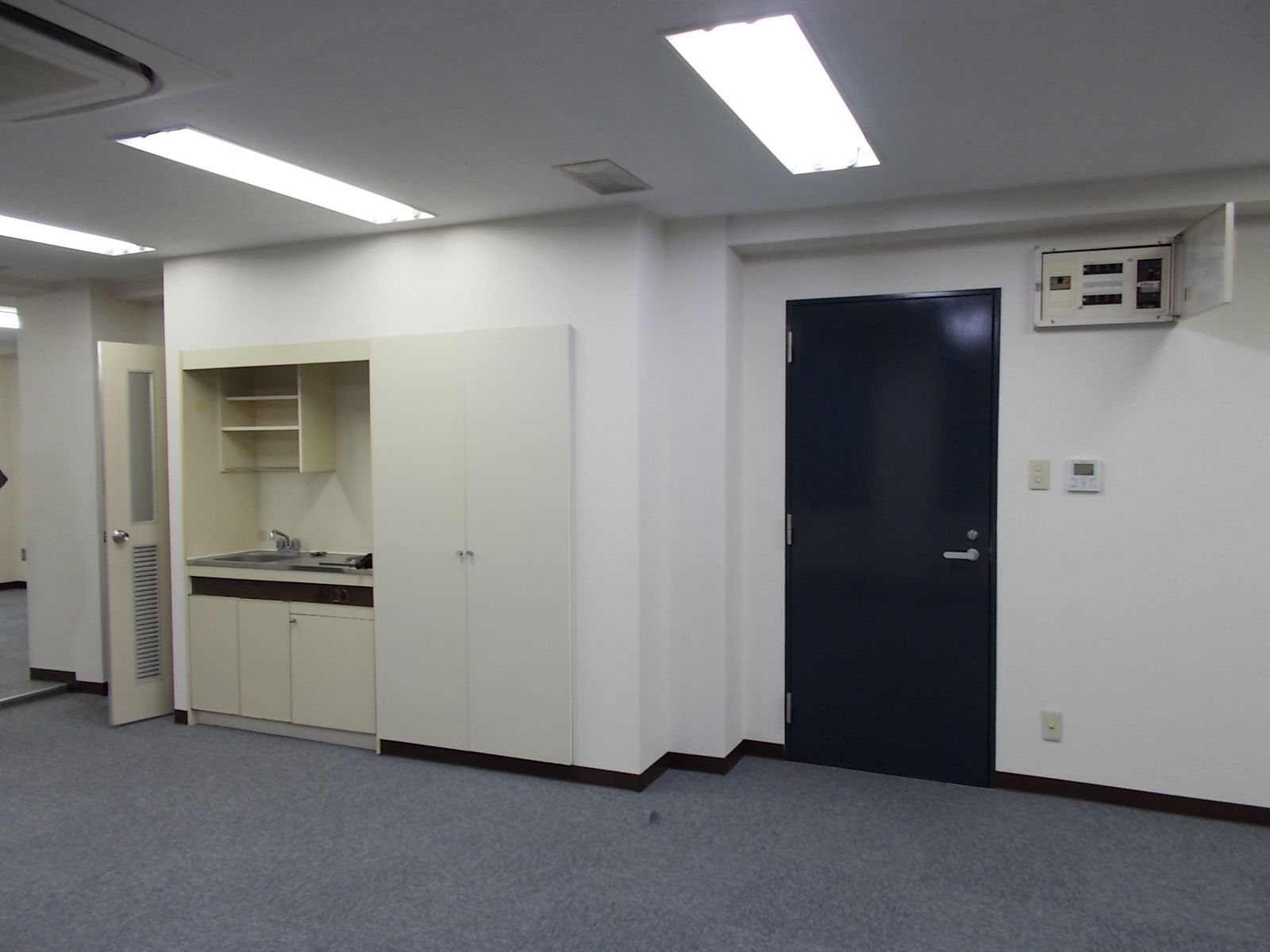 オフィス室内参考画像