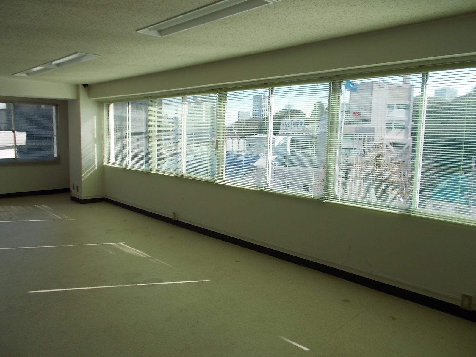 窓からの採光十分