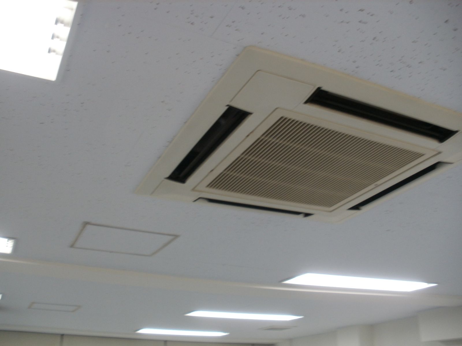 個別空調