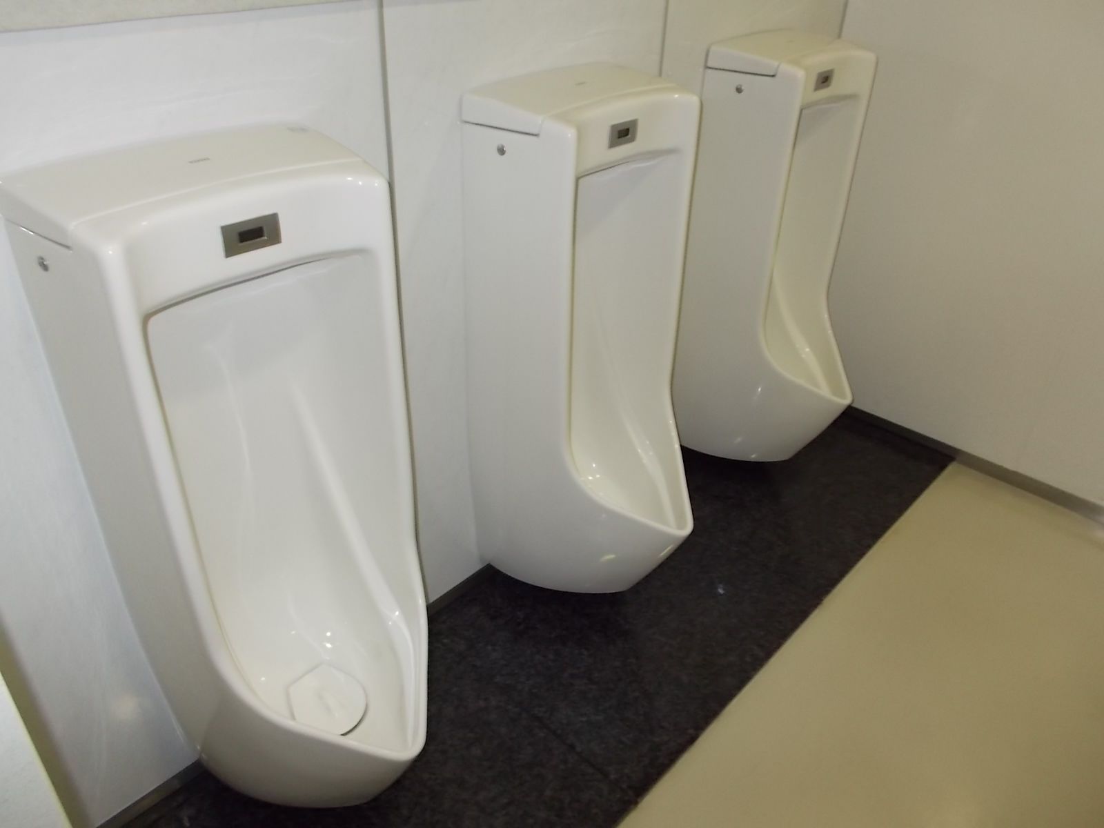 男性用トイレ