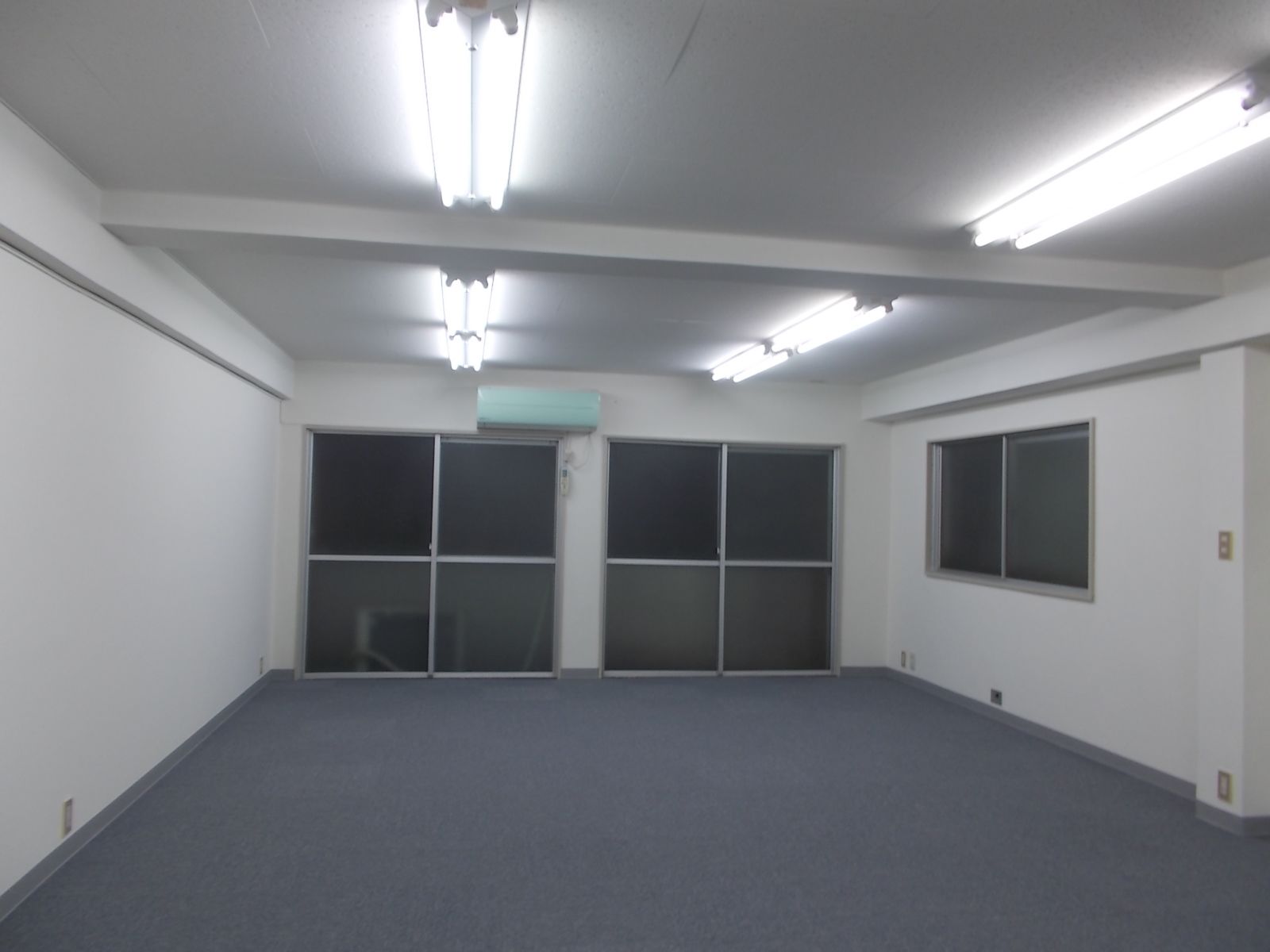 オフィス室内参考画像（3階・約15坪）