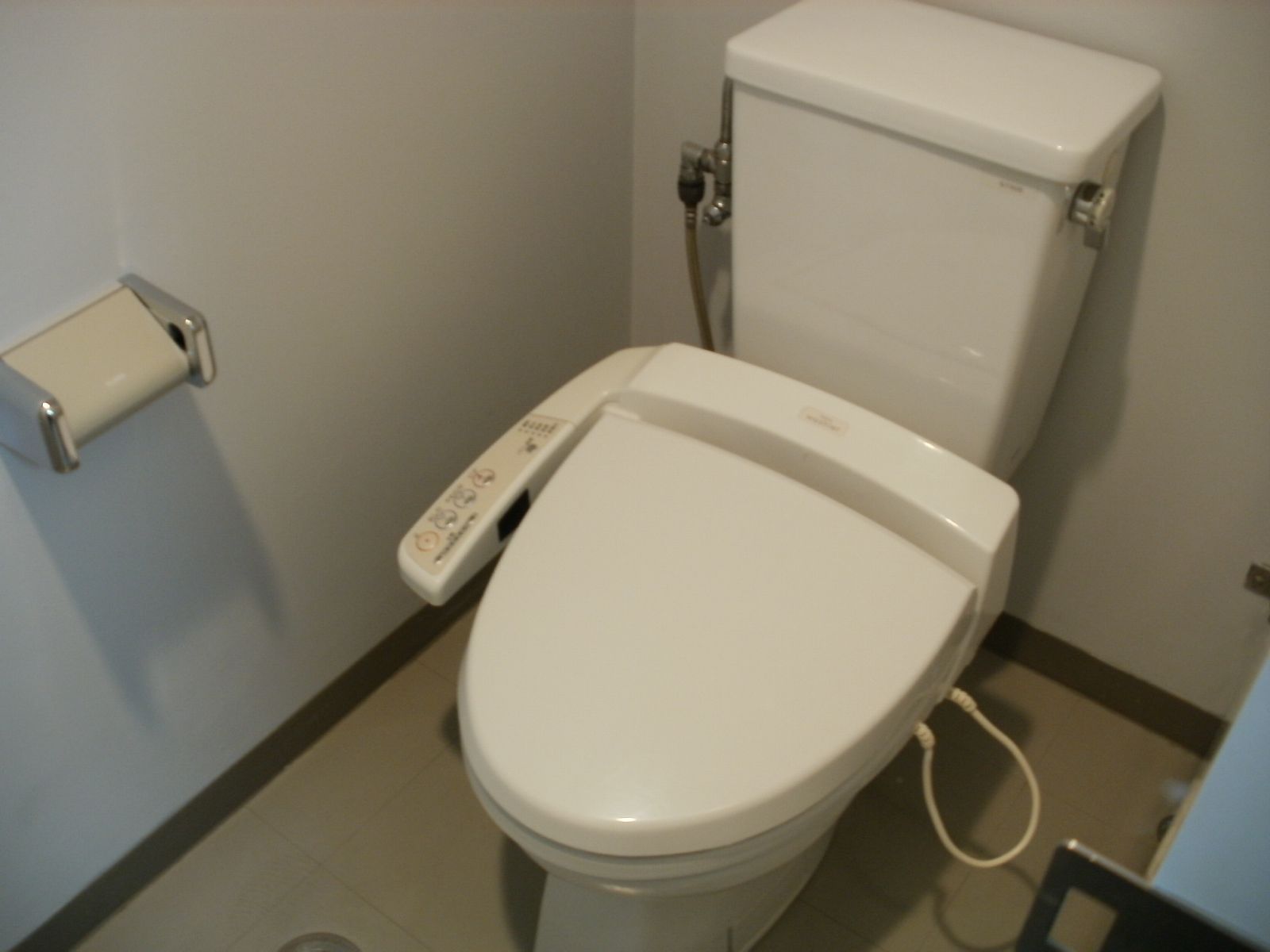 トイレ個室(ウォシュレット付き)